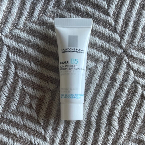La roche Posay Lipikar Skincare Set - Picture 8 of 9